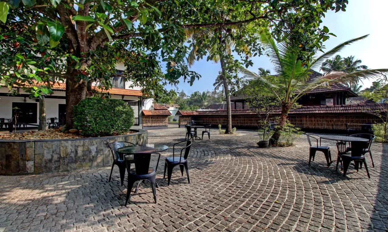 Treebo Premium Travancore Palace Cherthala Alappuzha Exterior foto